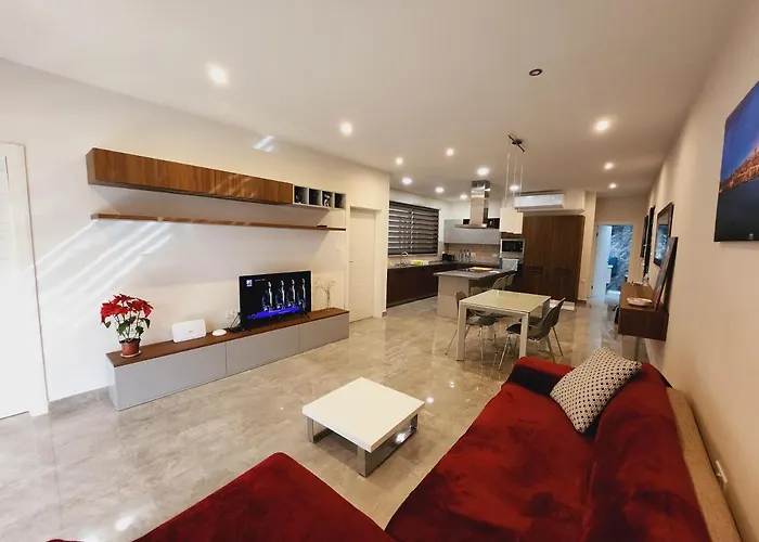 Ocean Blue Apt4 Luxurious, Modern Apt At Zonqor Pt