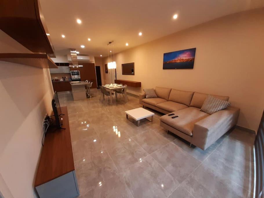 Ocean Blue Apt4 Luxurious, Modern At Zonqor Pt Marsaskala