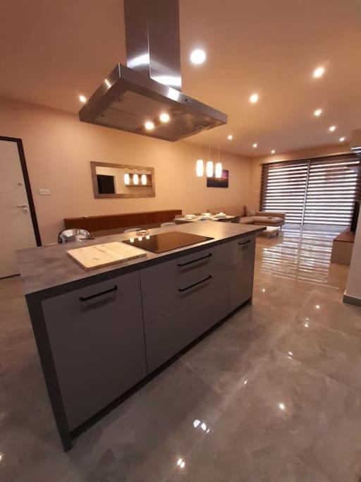 Apartment Ocean Blue Apt4 Luxurious, Modern At Zonqor Pt *