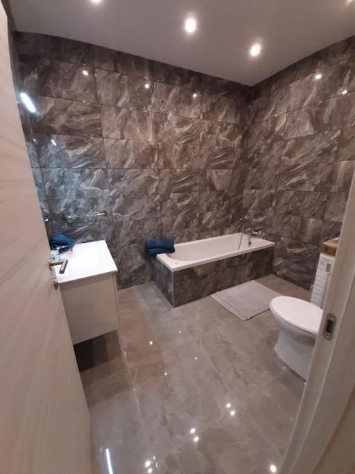 Apartment Ocean Blue Apt4 Luxurious, Modern At Zonqor Pt Marsaskala