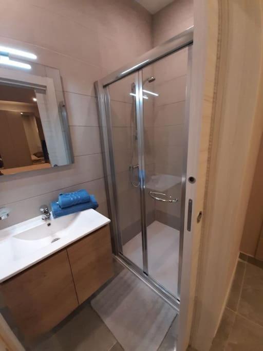 Ocean Blue Apt4 Luxurious, Modern At Zonqor Pt *