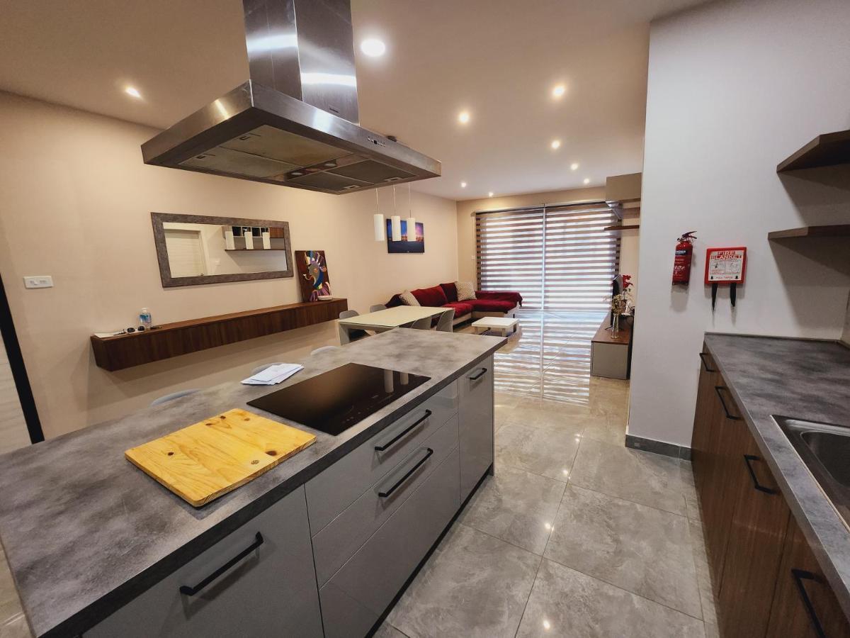 Ocean Blue Apt4 Luxurious, Modern At Zonqor Pt