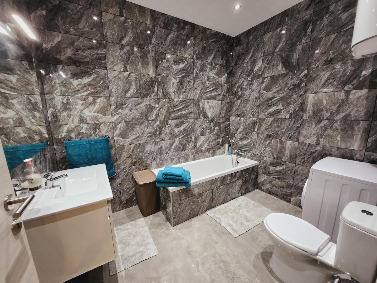 Ocean Blue Apt4 Luxurious, Modern At Zonqor Pt